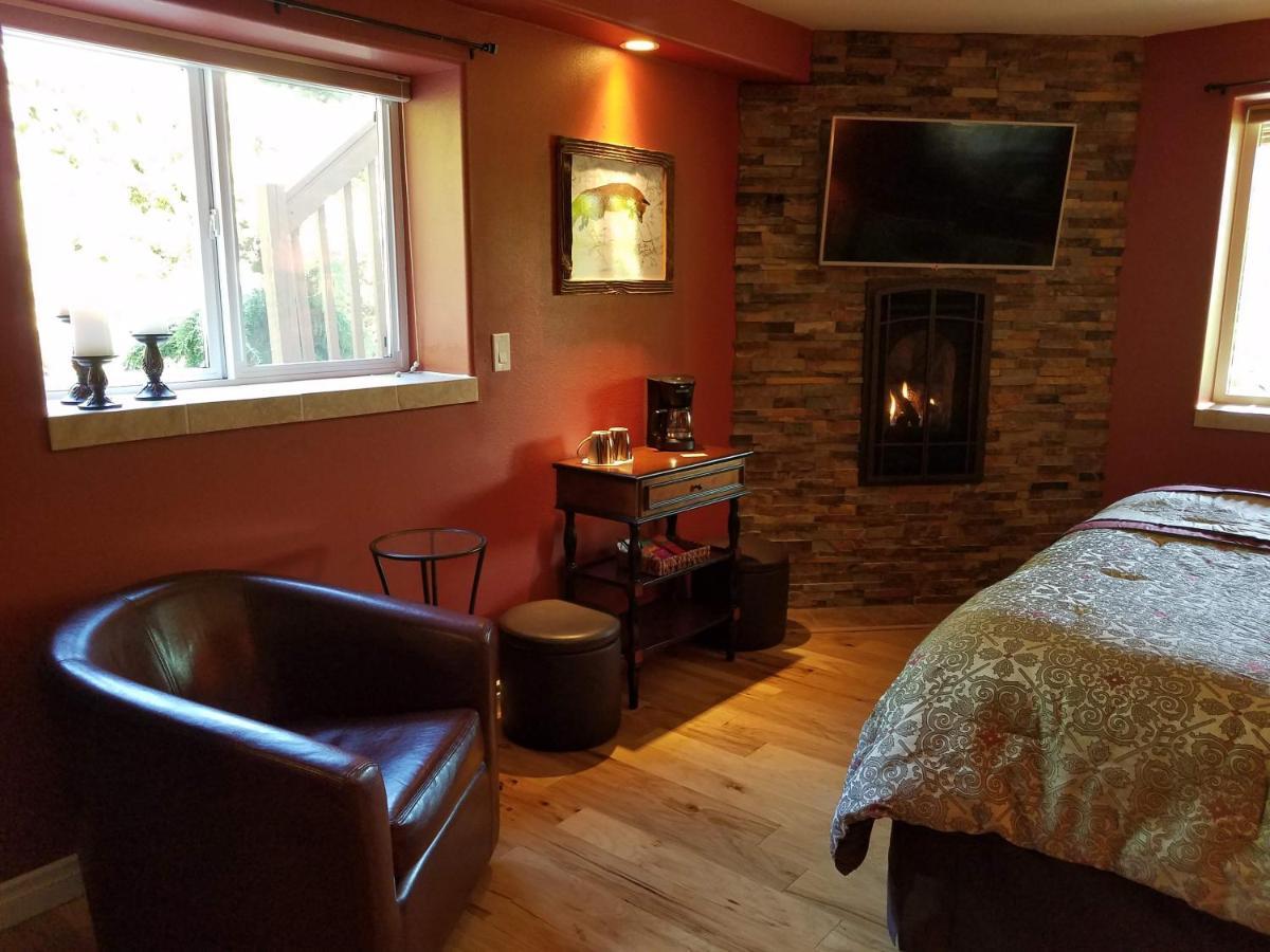 Fox Den Bed & Breakfast Левънуърт Екстериор снимка