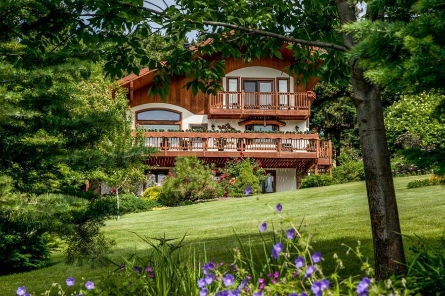 Fox Den Bed & Breakfast Левънуърт Екстериор снимка